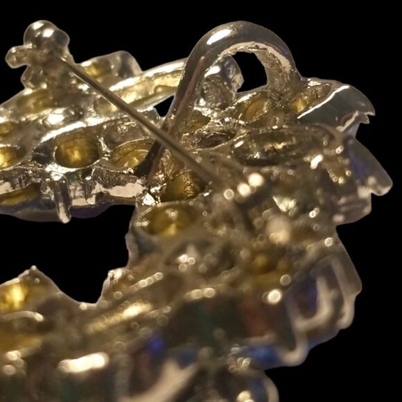 ⭐️ Vintage Blue/Clear Rhinestone Wreath in Silvertone Brooch/Pendant - Picture 8 of 8